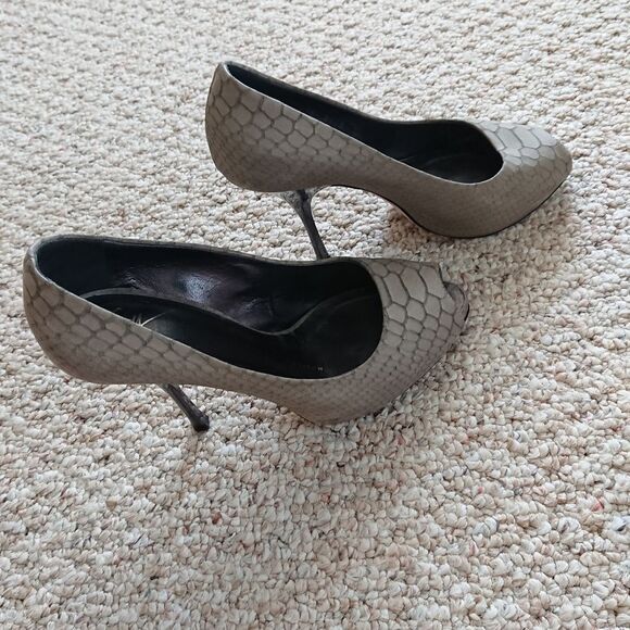Giuseppe Zanotti gray heels size 36 - Picture 2 of 8